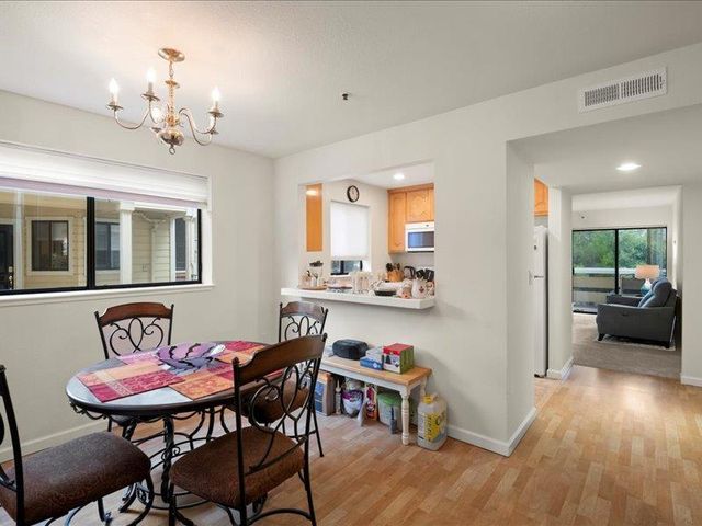 576 W Parr Avenue 9, Los Gatos, CA 95032