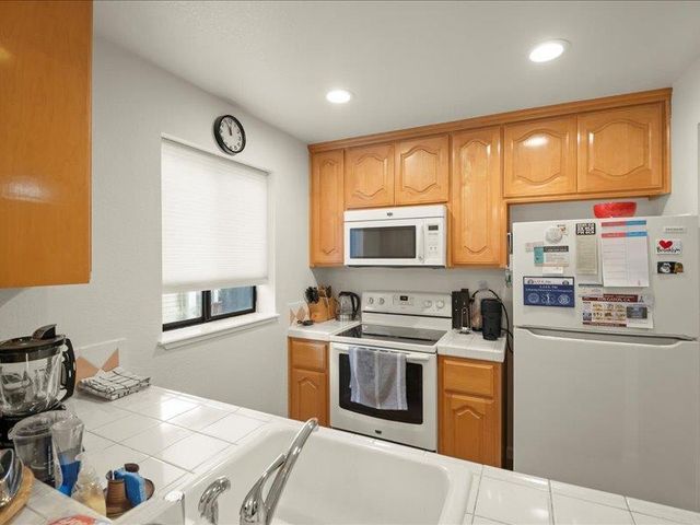 576 W Parr Avenue 9, Los Gatos, CA 95032