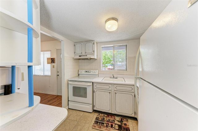 2431 FLAMINGO BOULEVARD K25, Bradenton, FL 34207