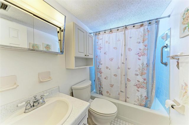 2431 FLAMINGO BOULEVARD K25, Bradenton, FL 34207