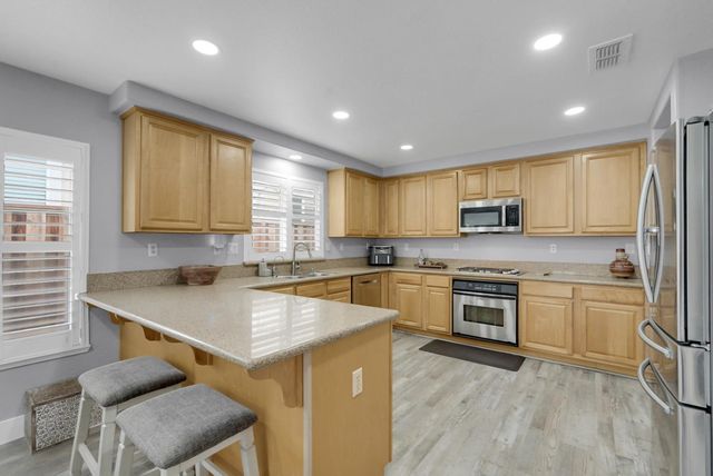 17716 Almond Orchard Way, Lathrop, CA 95330