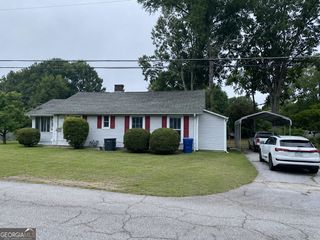 232 E 5th Avenue, Winder, GA 30680