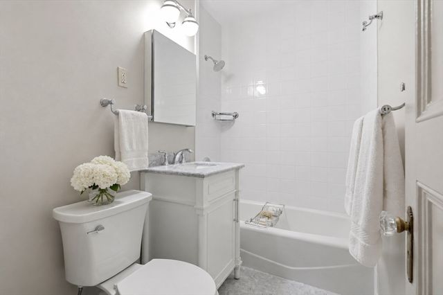 135 Marlborough St 6, Boston, MA 02116