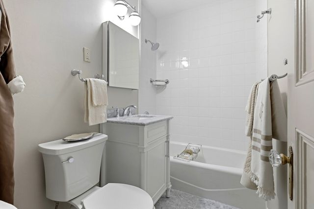 135 Marlborough St 6, Boston, MA 02116