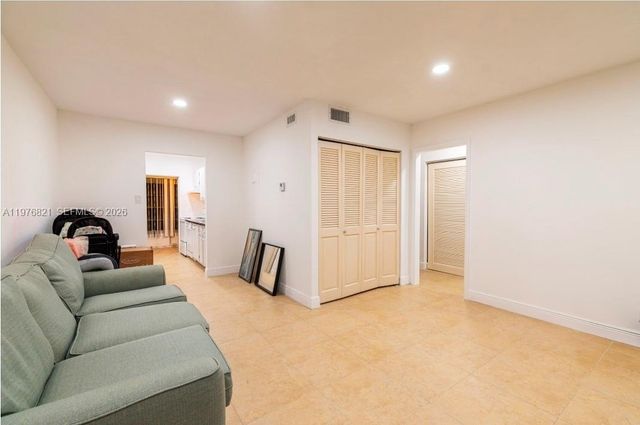 7300 NW 4th Pl 204, Margate, FL 33063