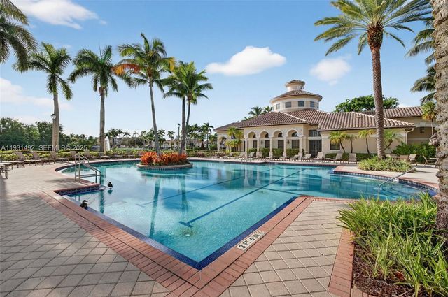 940 N Harbor Vw N, Hollywood, FL 33019