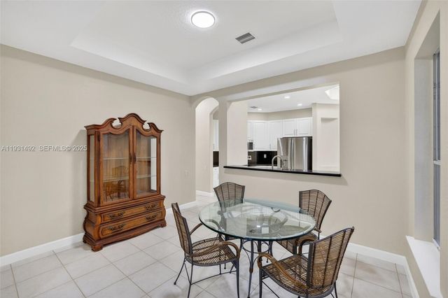 940 N Harbor Vw N, Hollywood, FL 33019