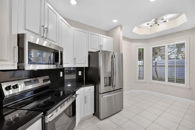 940 N Harbor Vw N, Hollywood, FL 33019