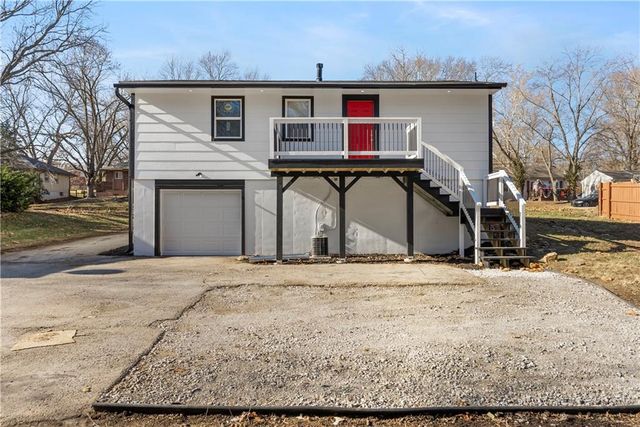 7101 Willow Avenue, Raytown, MO 64133