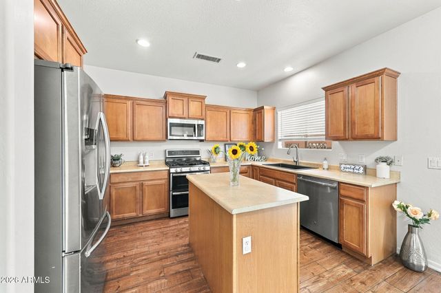 18543 W MISSION Lane, Waddell, AZ 85355