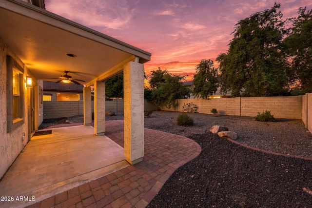 18543 W MISSION Lane, Waddell, AZ 85355