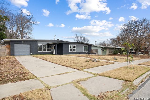 423 Springwood Ln., San Antonio, TX 78216