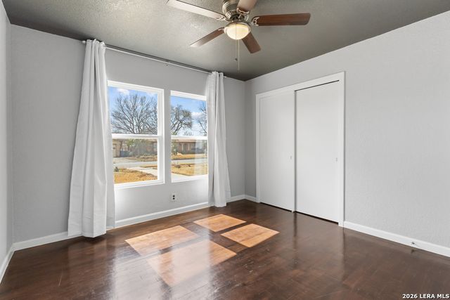 423 Springwood Ln., San Antonio, TX 78216