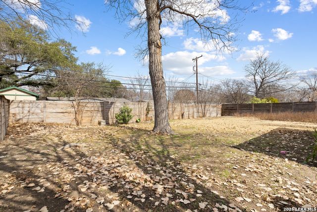 423 Springwood Ln., San Antonio, TX 78216