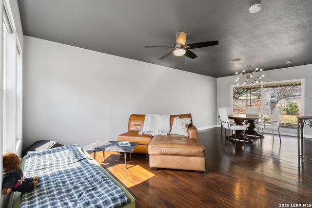 423 Springwood Ln., San Antonio, TX 78216