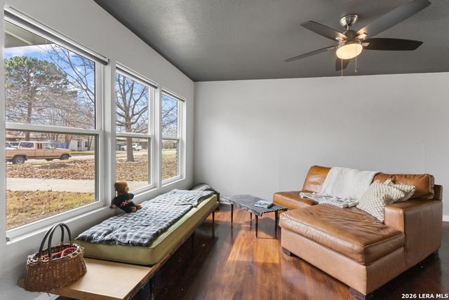 423 Springwood Ln., San Antonio, TX 78216