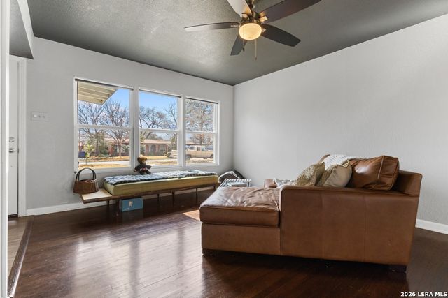 423 Springwood Ln., San Antonio, TX 78216