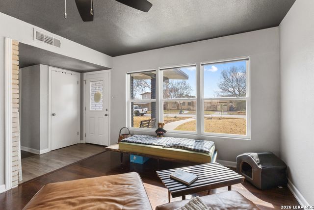 423 Springwood Ln., San Antonio, TX 78216