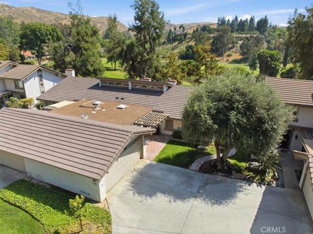 702 Via Zapata, Riverside, CA 92507