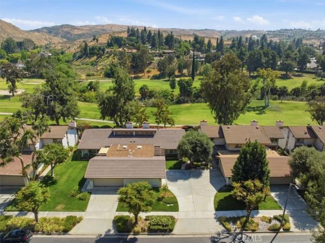 702 Via Zapata, Riverside, CA 92507