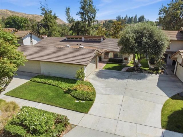 702 Via Zapata, Riverside, CA 92507