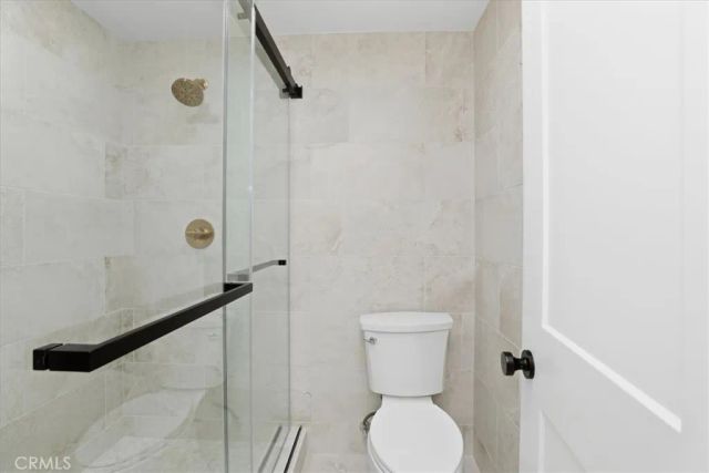 702 Via Zapata, Riverside, CA 92507