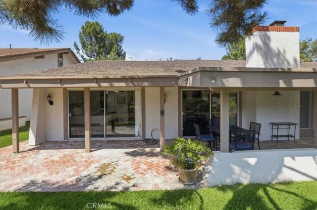 702 Via Zapata, Riverside, CA 92507