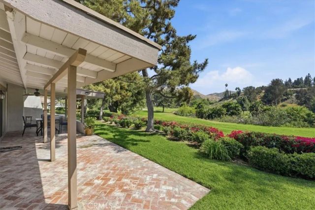 702 Via Zapata, Riverside, CA 92507