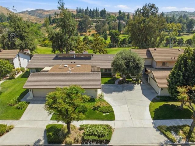 702 Via Zapata, Riverside, CA 92507