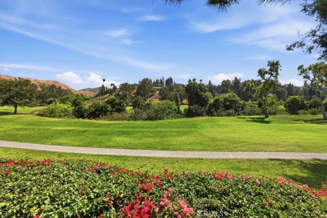 702 Via Zapata, Riverside, CA 92507