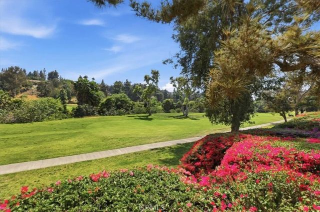 702 Via Zapata, Riverside, CA 92507