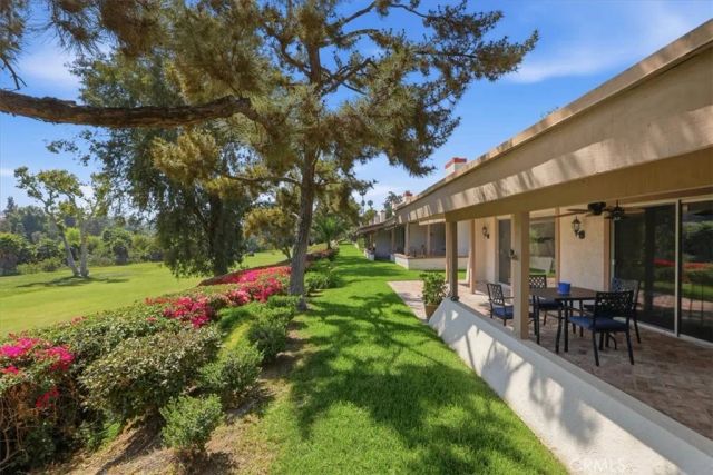 702 Via Zapata, Riverside, CA 92507