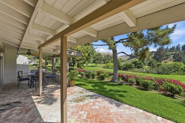 702 Via Zapata, Riverside, CA 92507