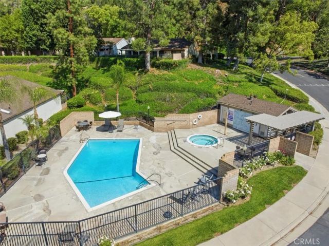 702 Via Zapata, Riverside, CA 92507