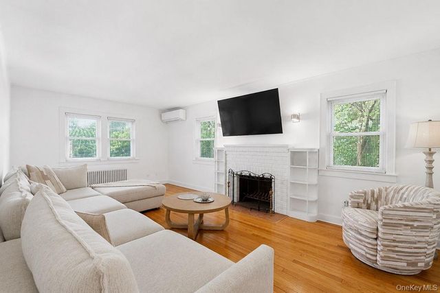 27 Alice Court, East Rockaway, NY 11518
