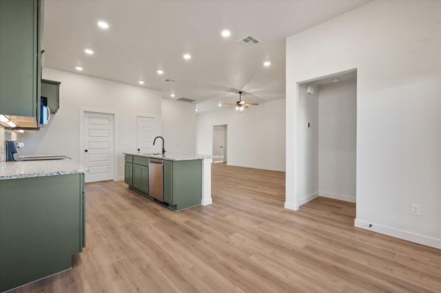 602 E 22nd Street, Wolfforth, TX 79382