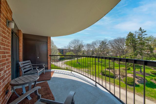 1405 E Central Road 316B, Arlington Heights, IL 60005