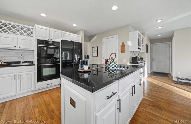 1963 Turnberry Court, Oxford Charter Township, MI 48371