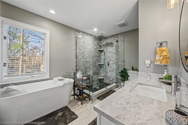 1963 Turnberry Court, Oxford Charter Township, MI 48371