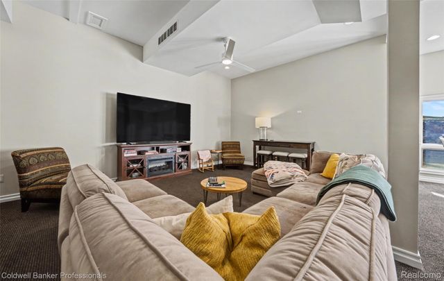 1963 Turnberry Court, Oxford Charter Township, MI 48371