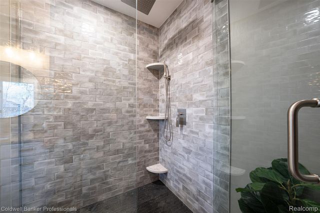 1963 Turnberry Court, Oxford Charter Township, MI 48371