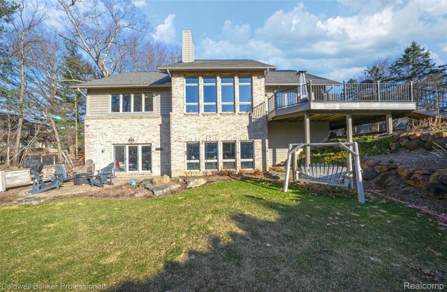 1963 Turnberry Court, Oxford Charter Township, MI 48371