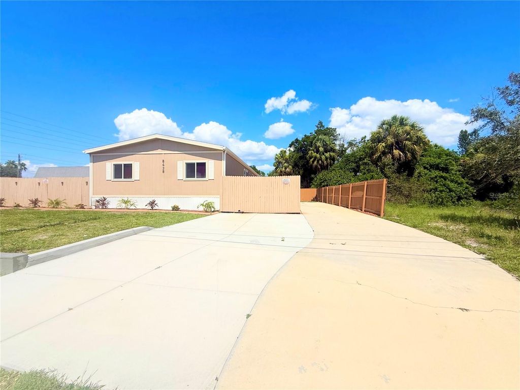 8438 FORMEL AVENUE, Port Richey, FL 34668