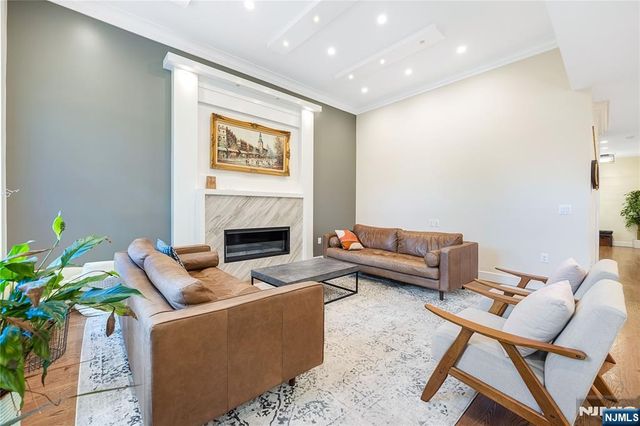 70 Columbus Drive, Tenafly, NJ 07670