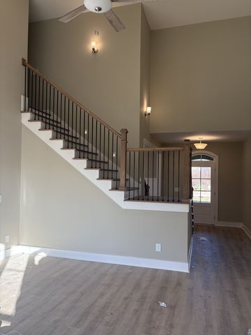 927 Licinius Ln, Murfreesboro, TN 37128