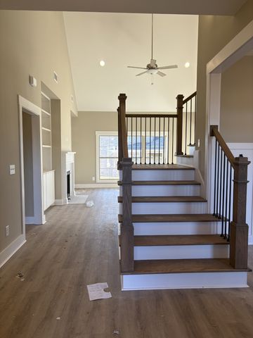 927 Licinius Ln, Murfreesboro, TN 37128