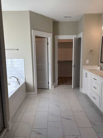 927 Licinius Ln, Murfreesboro, TN 37128