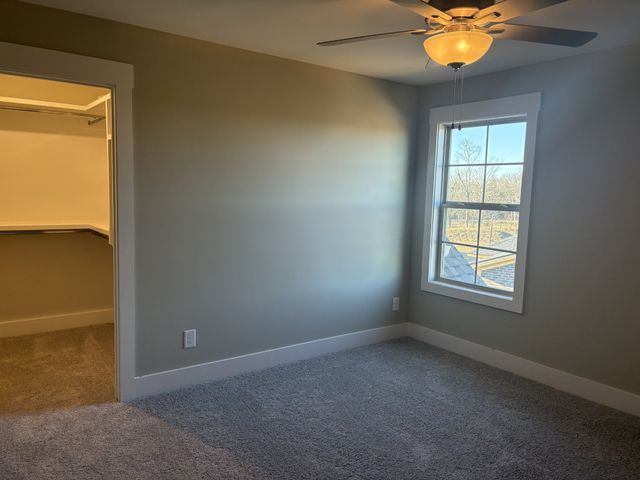 927 Licinius Ln, Murfreesboro, TN 37128