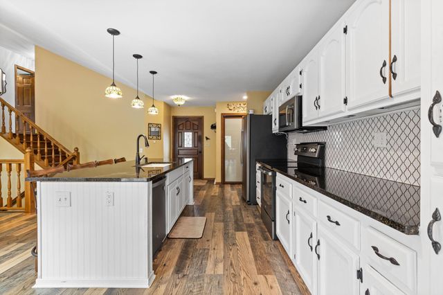 2201 84th Avenue N, Brooklyn Park, MN 55444