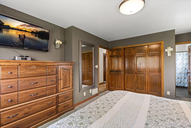 2201 84th Avenue N, Brooklyn Park, MN 55444